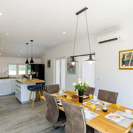 Tranquility Nest Beniva